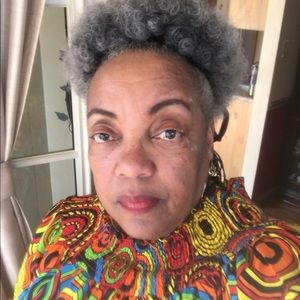 Meet your Posher, Loretta